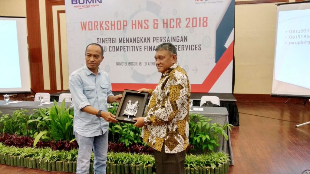 Dr. Purwono menjadi instruktur dan narasumber pada workshop staf Bank BNI seluruh Indonesia.