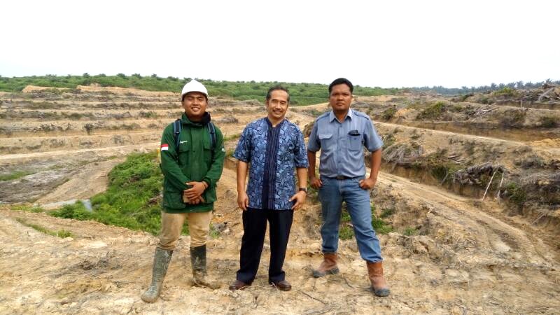Dr. M. R. Suhartanto Kunjungi PT AIP, Riau dalam Rangka Supervisi Magang Mahasiswa