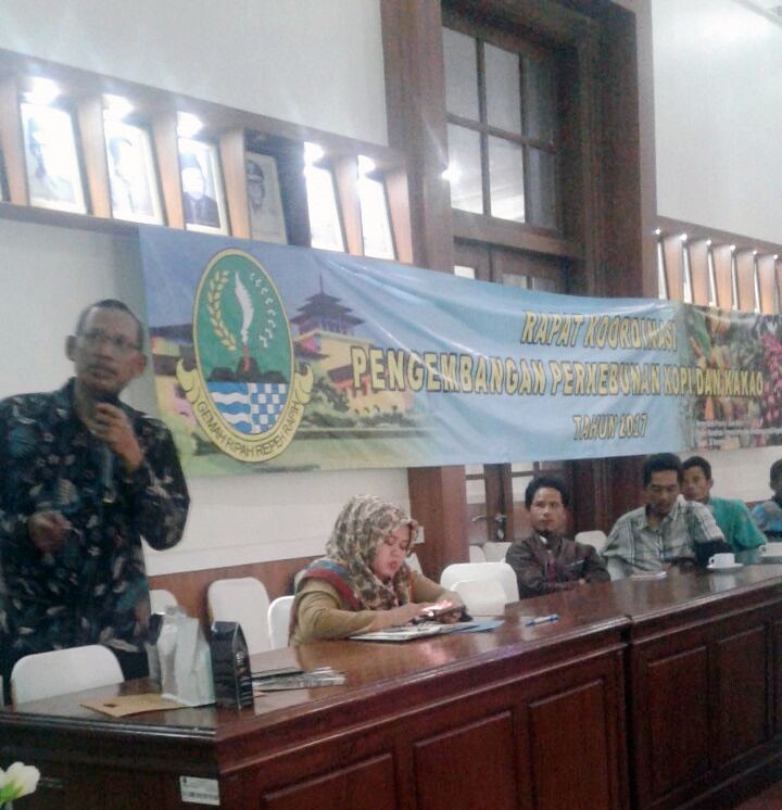 Dr. Suwarto Jadi Narasumber Dalam Rapat Koordinasi Pengembangan Perkebunan Kopi dan Kakao Tahun 2017